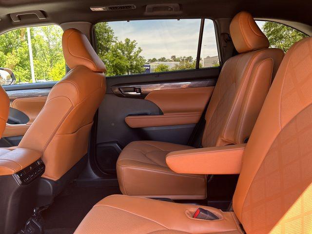 used 2024 Toyota Highlander car, priced at $44,687