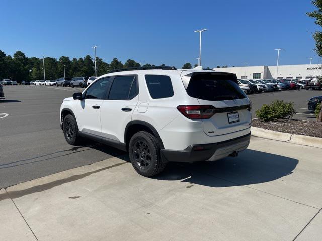 new 2025 Honda Pilot car, priced at $50,950