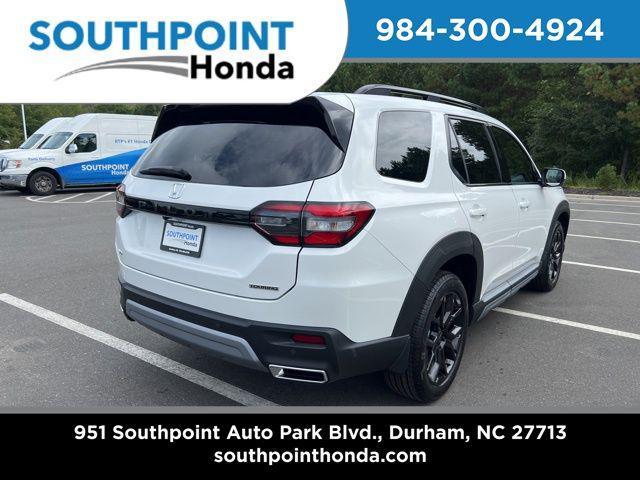 new 2025 Honda Pilot car, priced at $54,300