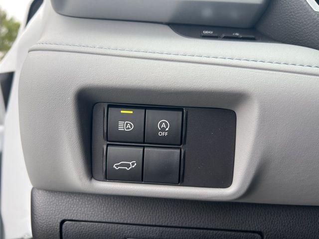 used 2024 Toyota Highlander car, priced at $42,381