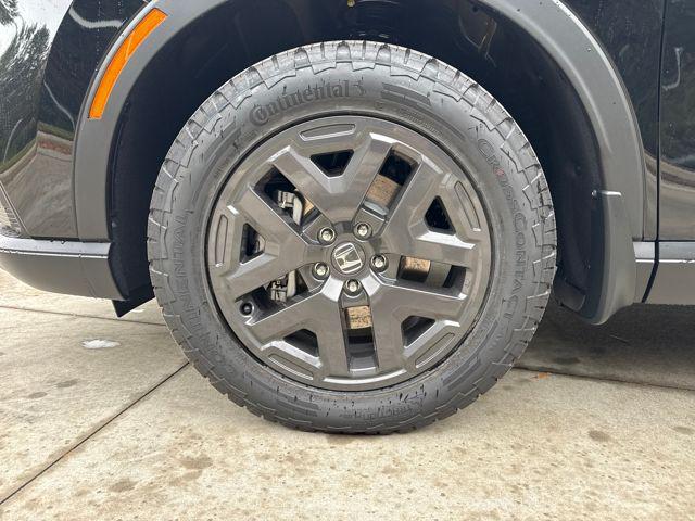 new 2026 Honda CR-V Hybrid car, priced at $40,250