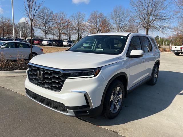 new 2025 Honda Pilot car, priced at $47,450