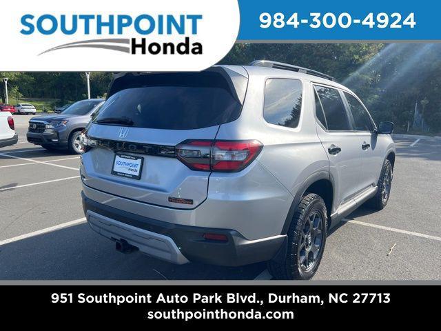 new 2025 Honda Pilot car, priced at $50,895