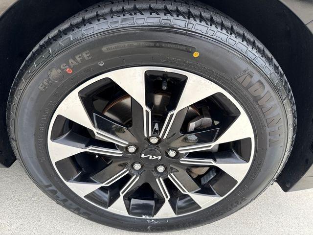 used 2024 Kia Carnival car, priced at $34,897