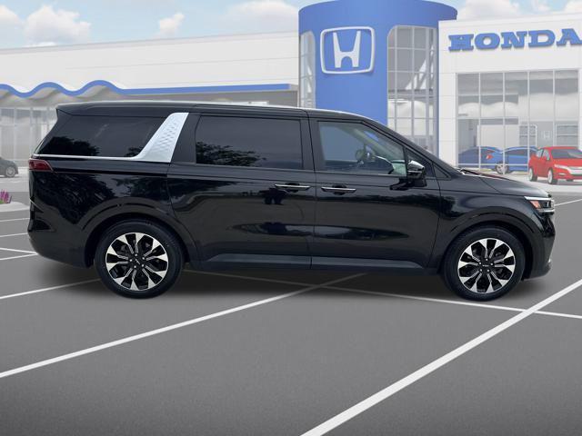 used 2024 Kia Carnival car, priced at $34,897