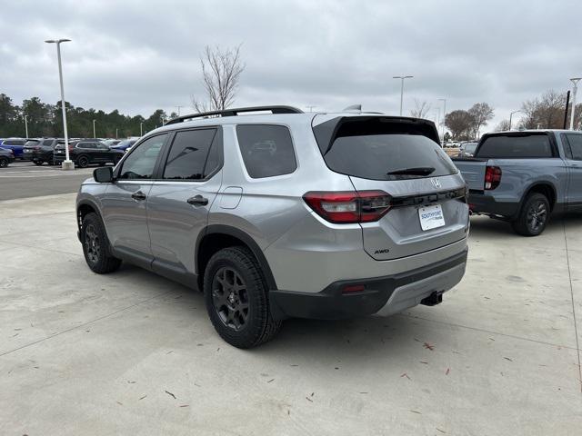 new 2025 Honda Pilot car, priced at $50,795