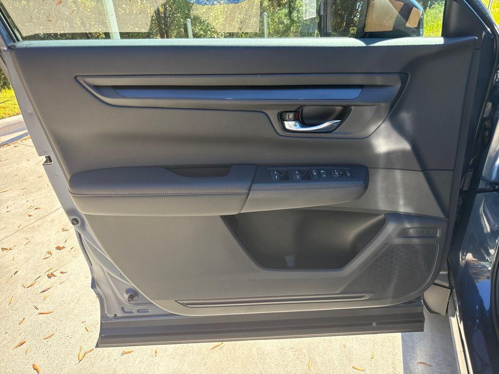 new 2026 Honda CR-V Hybrid car, priced at $40,250