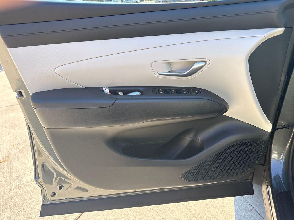 used 2025 Hyundai TUCSON Hybrid car, priced at $27,584