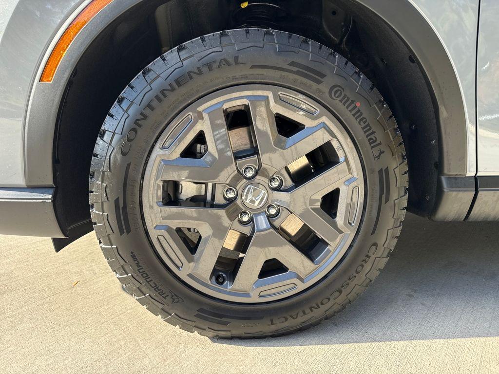 new 2026 Honda CR-V Hybrid car, priced at $40,705