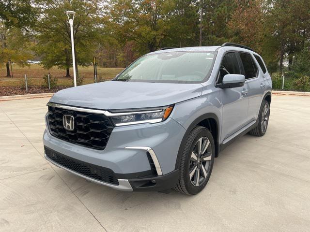 new 2025 Honda Pilot car, priced at $51,450