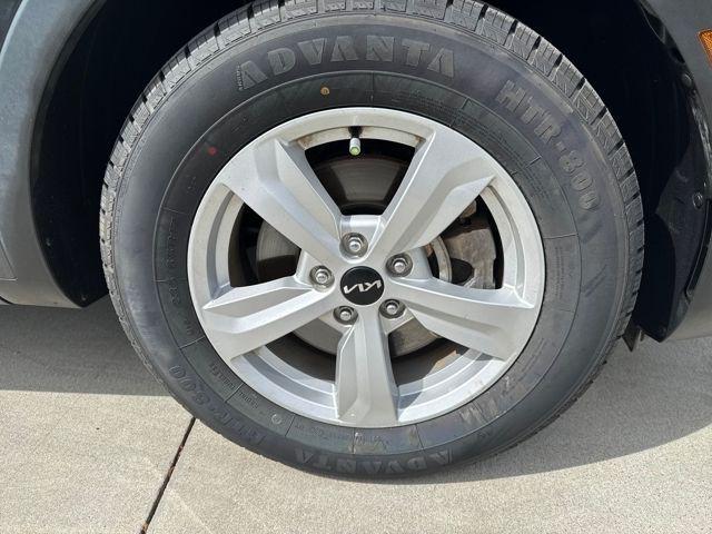 used 2024 Kia Sorento car, priced at $23,762