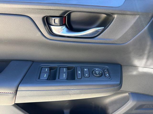 new 2026 Honda CR-V Hybrid car, priced at $40,195