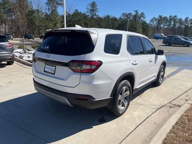 new 2025 Honda Pilot car, priced at $45,405