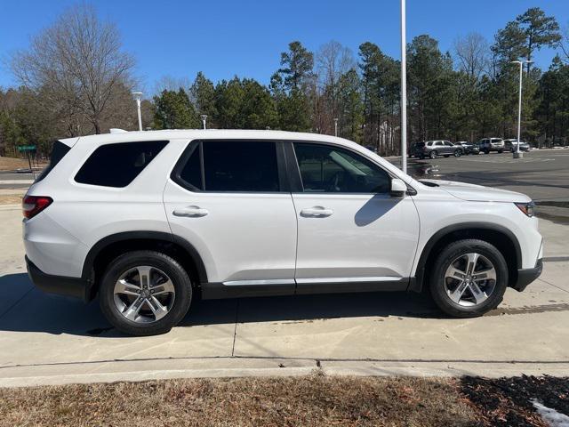 new 2025 Honda Pilot car, priced at $45,405