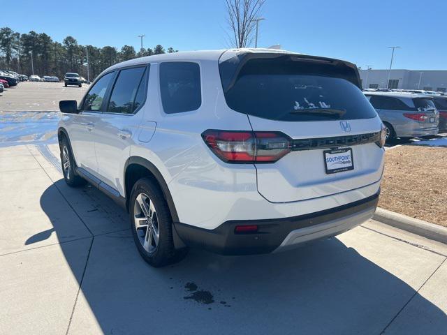 new 2025 Honda Pilot car, priced at $45,405