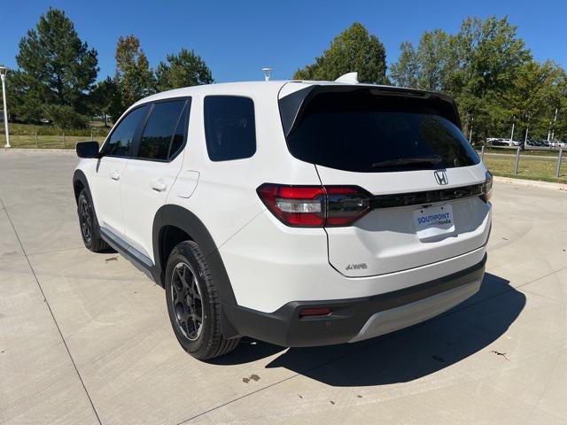 new 2025 Honda Pilot car, priced at $50,200