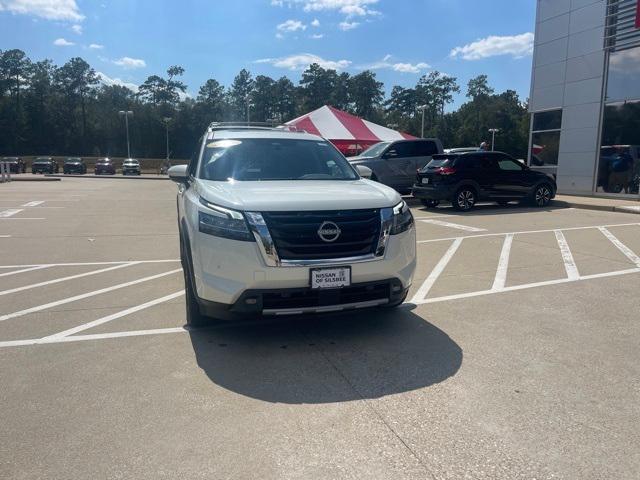 new 2024 Nissan Pathfinder car, priced at $49,699