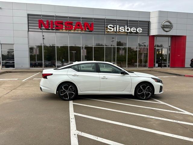 new 2024 Nissan Altima car, priced at $35,674