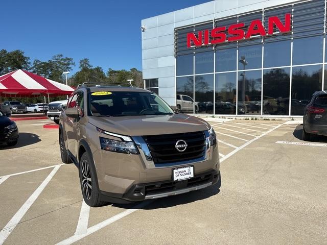 new 2024 Nissan Pathfinder car, priced at $53,769