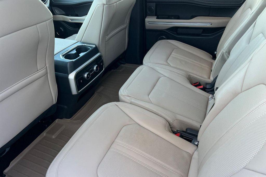 used 2024 Ford Expedition car, priced at $65,998