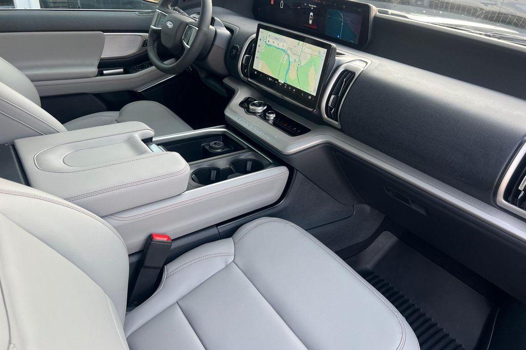 new 2025 Ford Expedition Max car, priced at $75,385