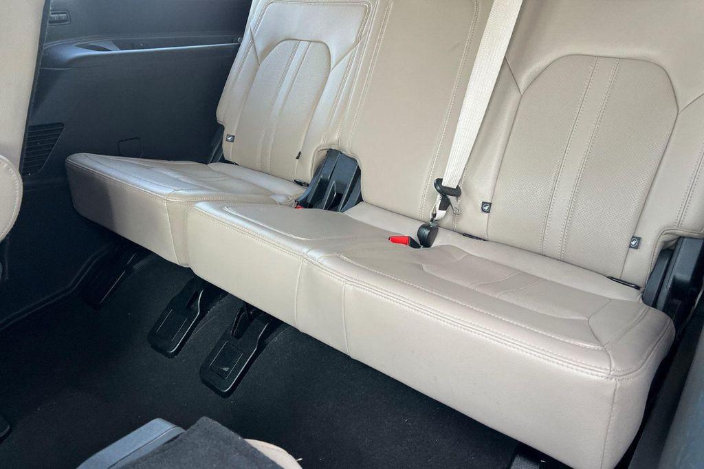 used 2024 Ford Expedition car, priced at $52,998