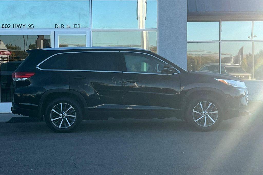 used 2019 Toyota Highlander car, priced at $19,497