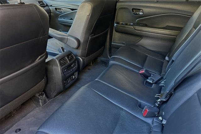 used 2021 Honda Pilot car, priced at $32,169