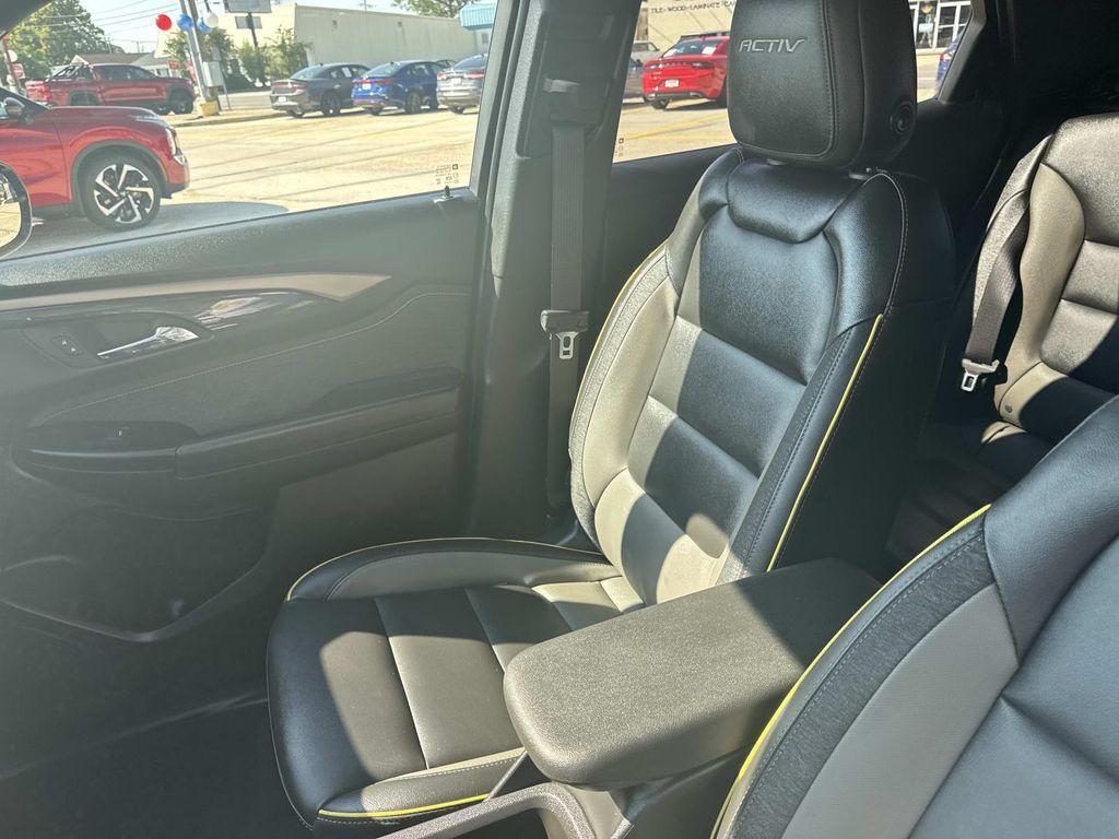 used 2025 Chevrolet TrailBlazer car, priced at $28,497