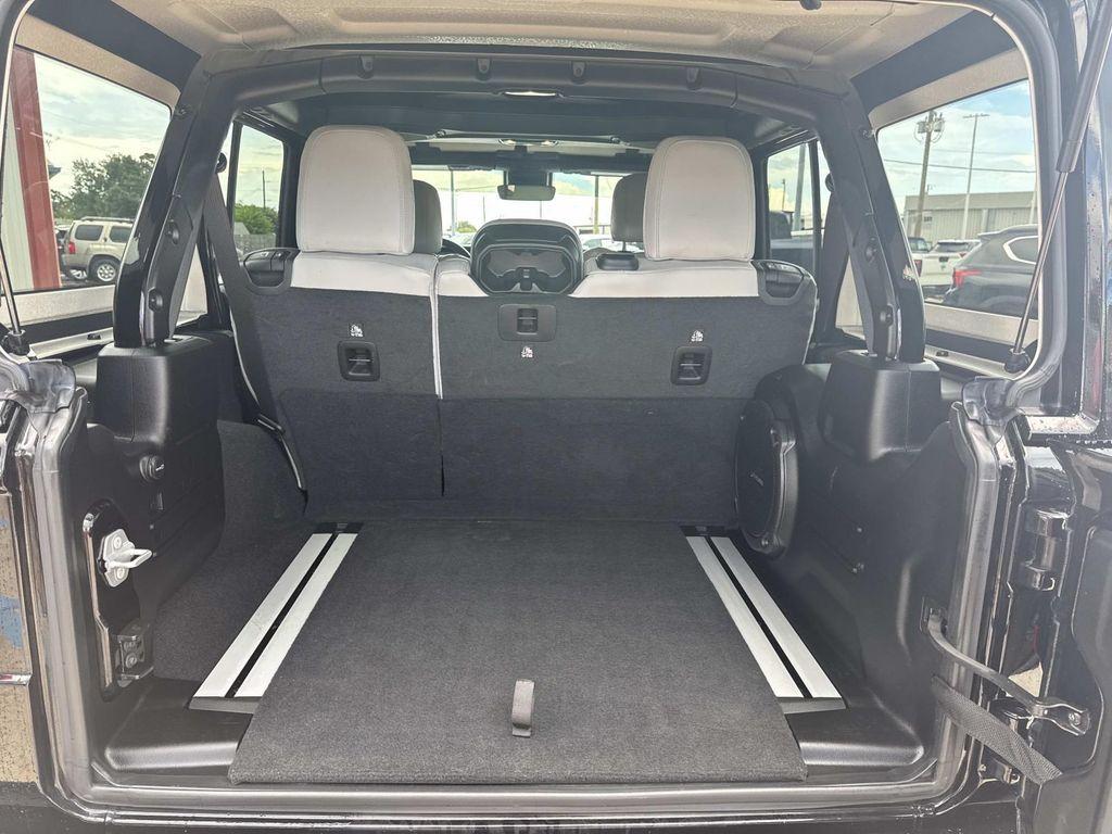 used 2022 Jeep Wrangler Unlimited car, priced at $38,997