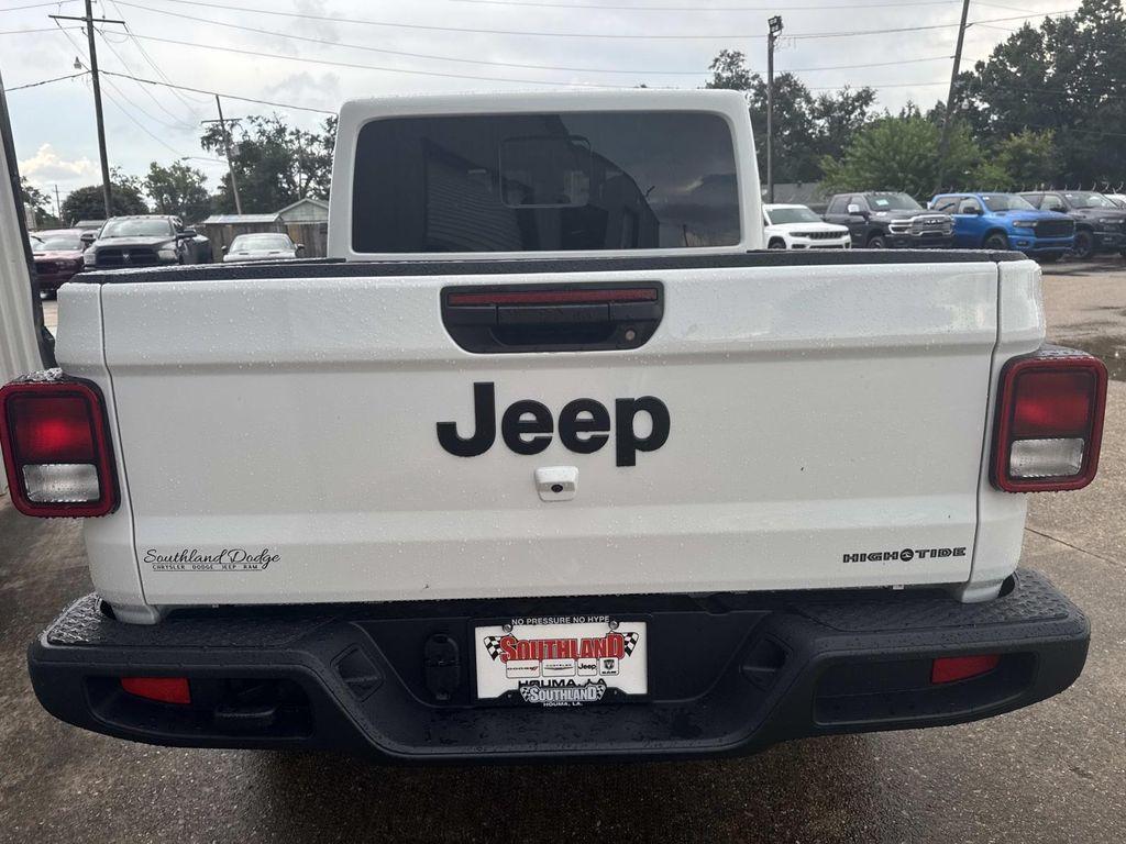 new 2025 Jeep Gladiator car, priced at $45,275