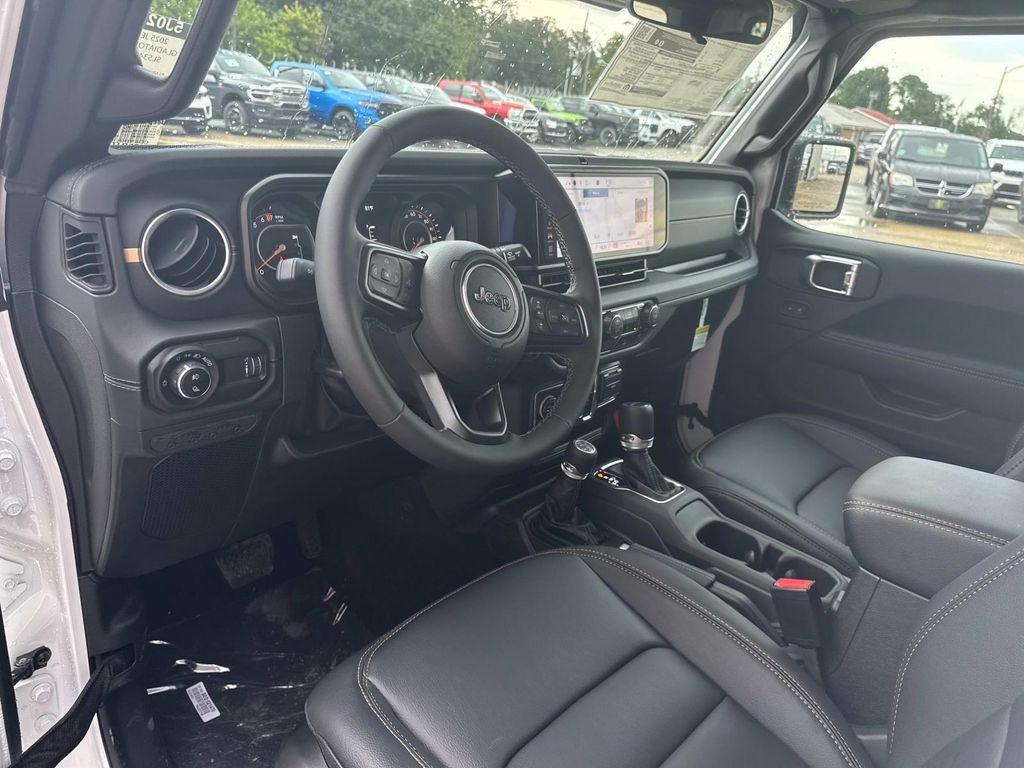 new 2025 Jeep Gladiator car, priced at $45,275