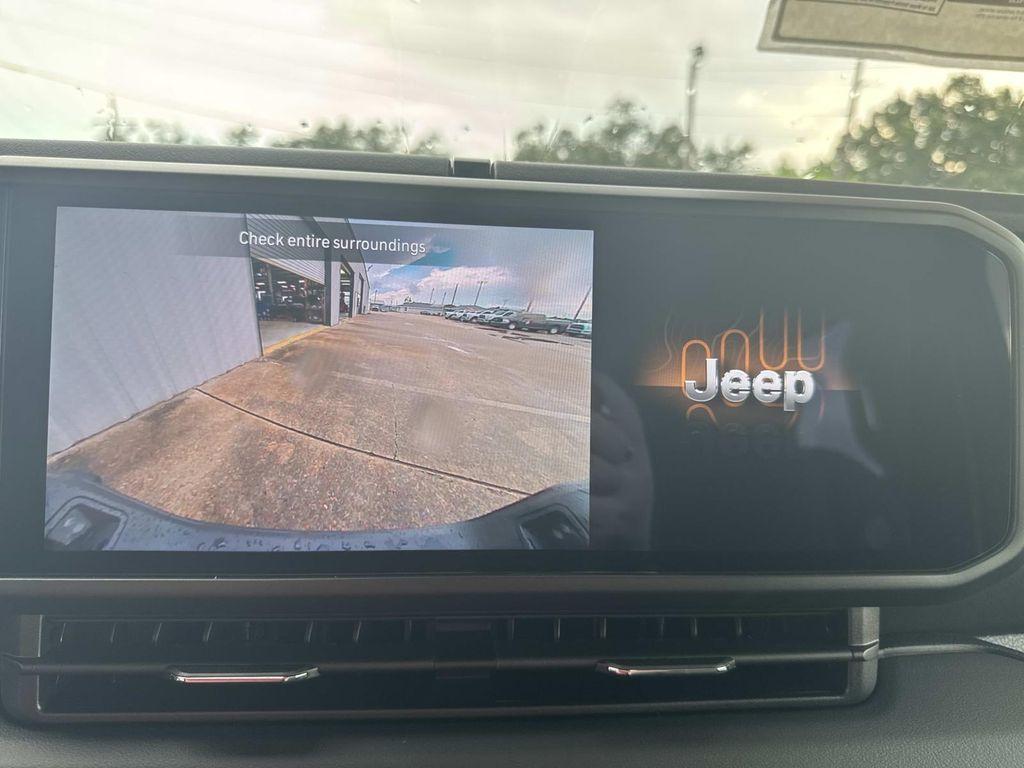 new 2025 Jeep Gladiator car, priced at $45,275