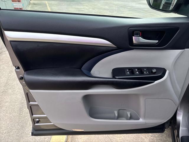 used 2019 Toyota Highlander car, priced at $26,997