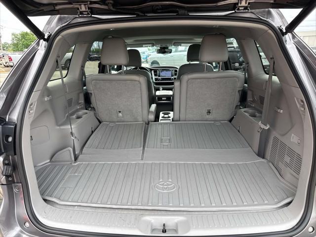 used 2019 Toyota Highlander car, priced at $26,997