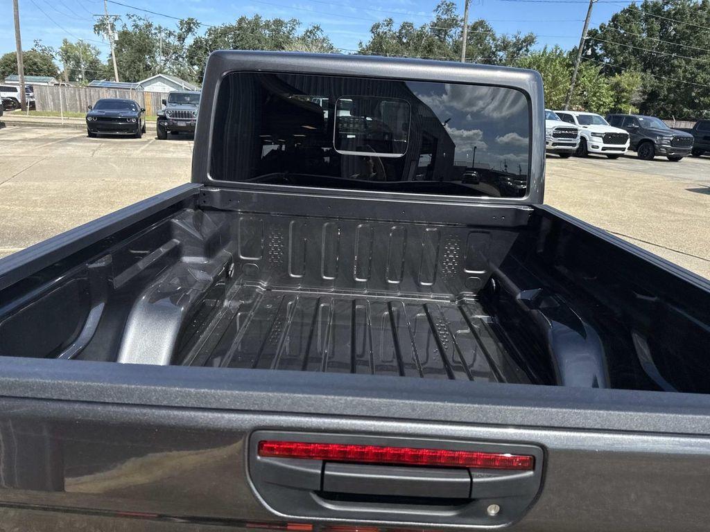 new 2025 Jeep Gladiator car, priced at $53,505