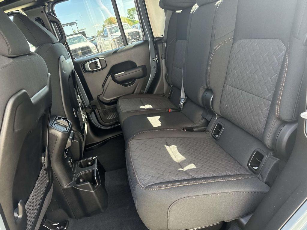 new 2025 Jeep Gladiator car, priced at $53,505