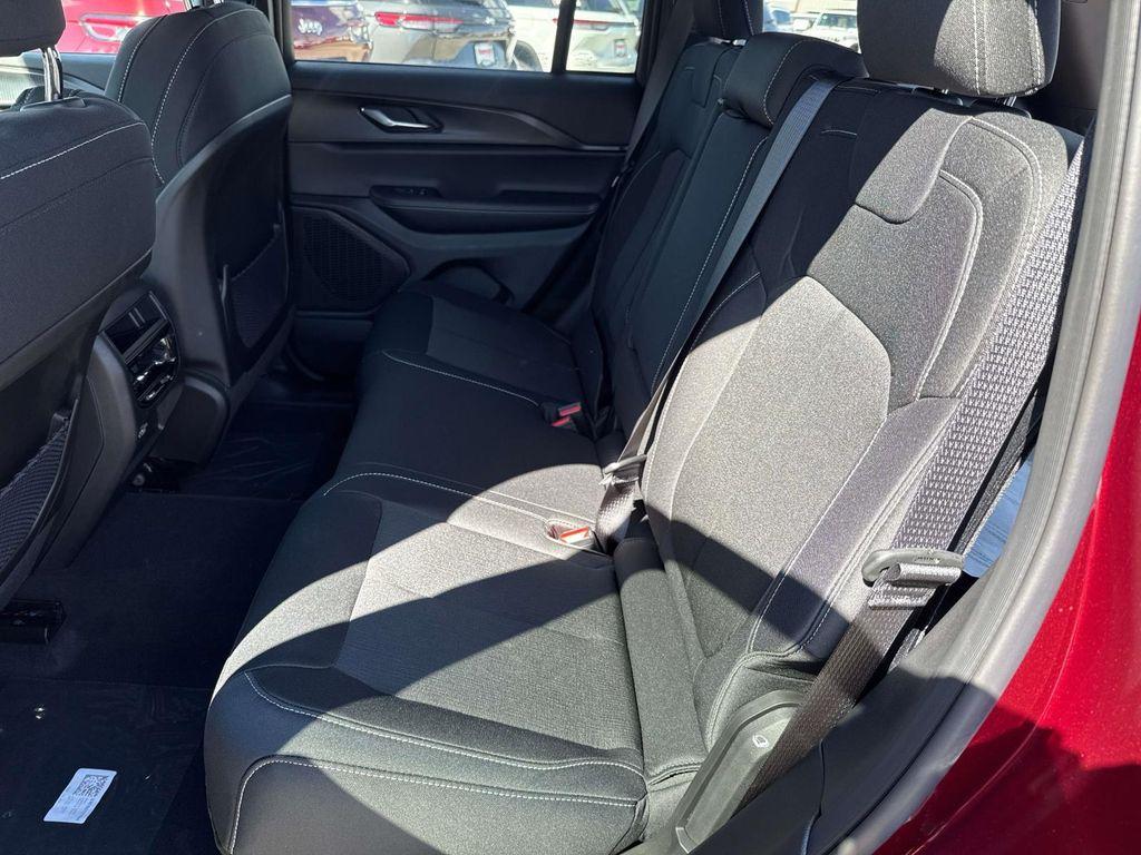 new 2025 Jeep Grand Cherokee car, priced at $36,625