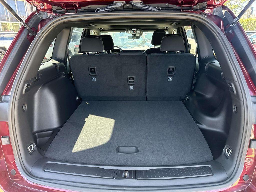 new 2025 Jeep Grand Cherokee car, priced at $36,625