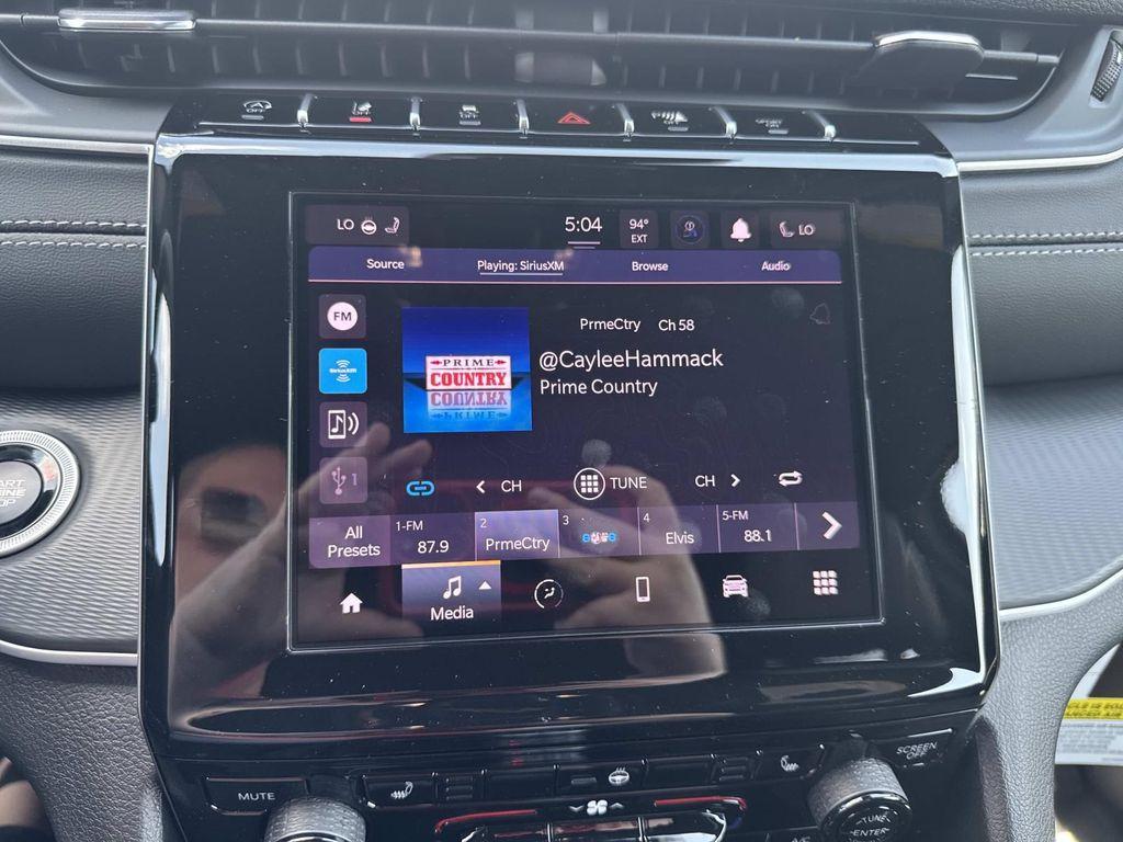 new 2025 Jeep Grand Cherokee car, priced at $40,730