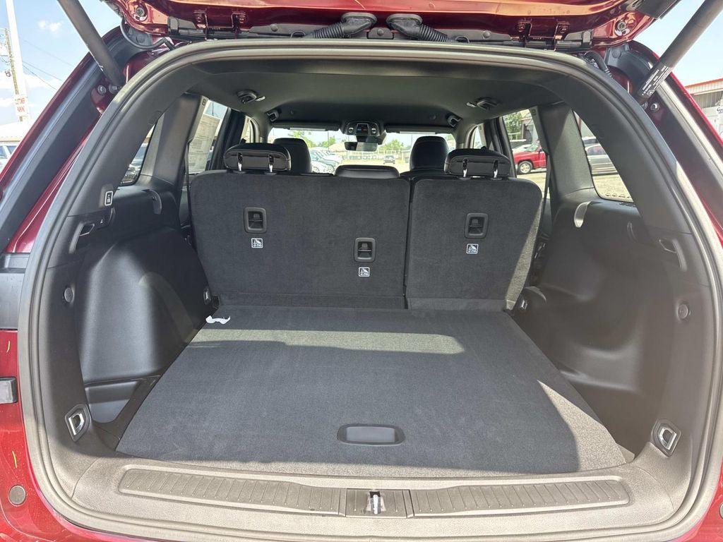 new 2025 Jeep Grand Cherokee car, priced at $40,730