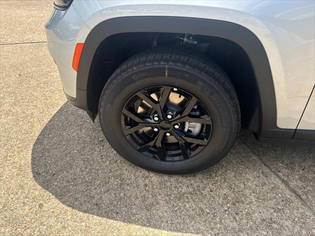 new 2025 Jeep Grand Cherokee L car, priced at $41,730