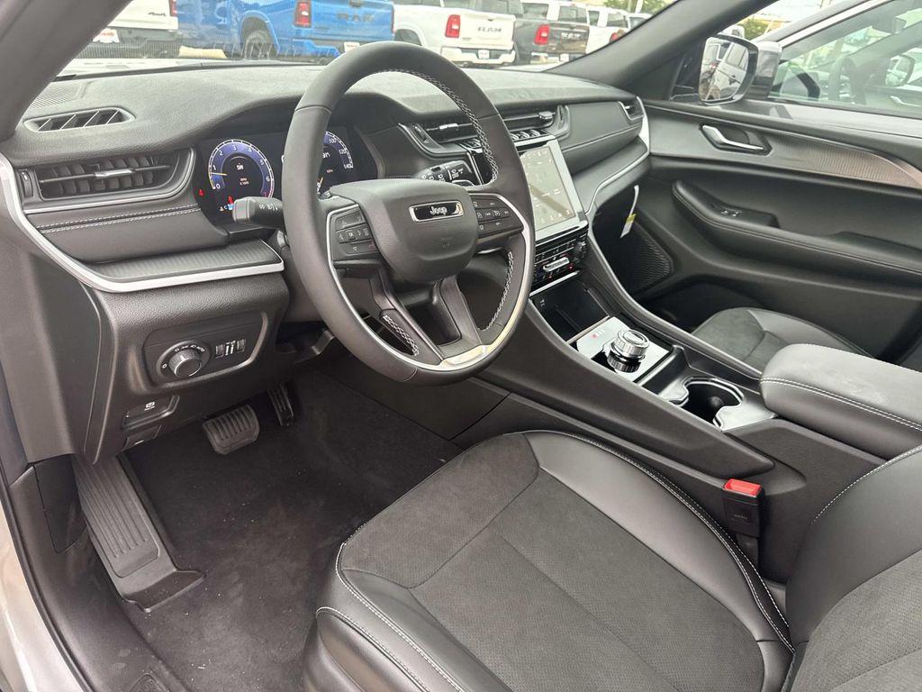 new 2025 Jeep Grand Cherokee L car, priced at $42,730