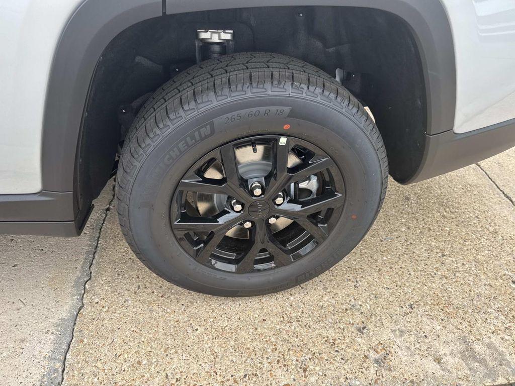 new 2025 Jeep Grand Cherokee L car, priced at $42,730