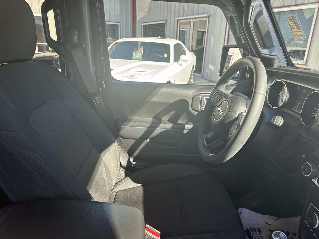 used 2023 Jeep Gladiator car, priced at $34,997