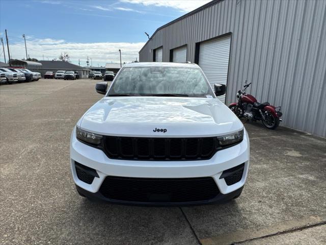 new 2025 Jeep Grand Cherokee car, priced at $43,580