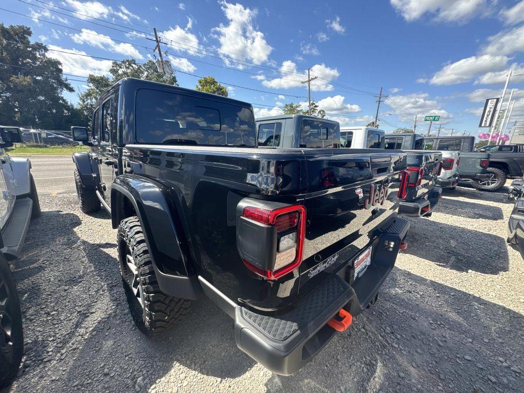 new 2025 Jeep Gladiator car, priced at $53,105