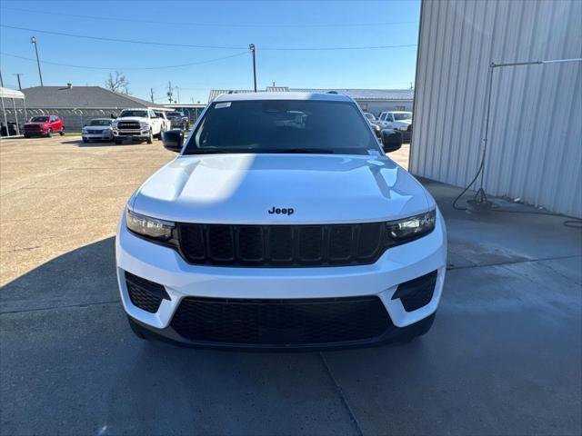 new 2025 Jeep Grand Cherokee car, priced at $45,580