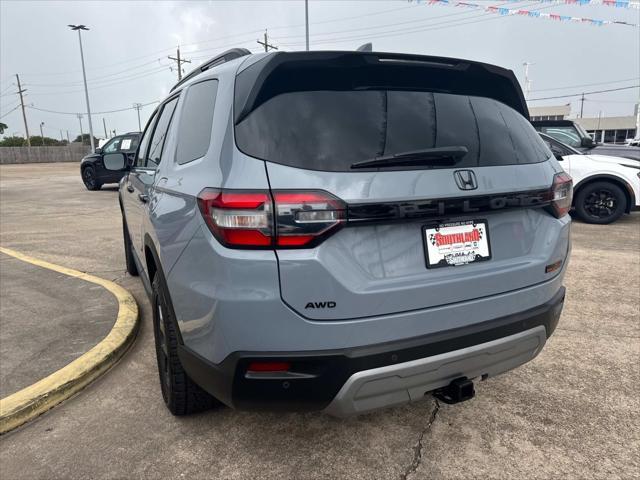 used 2025 Honda Pilot car, priced at $43,997