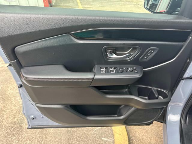 used 2025 Honda Pilot car, priced at $43,997